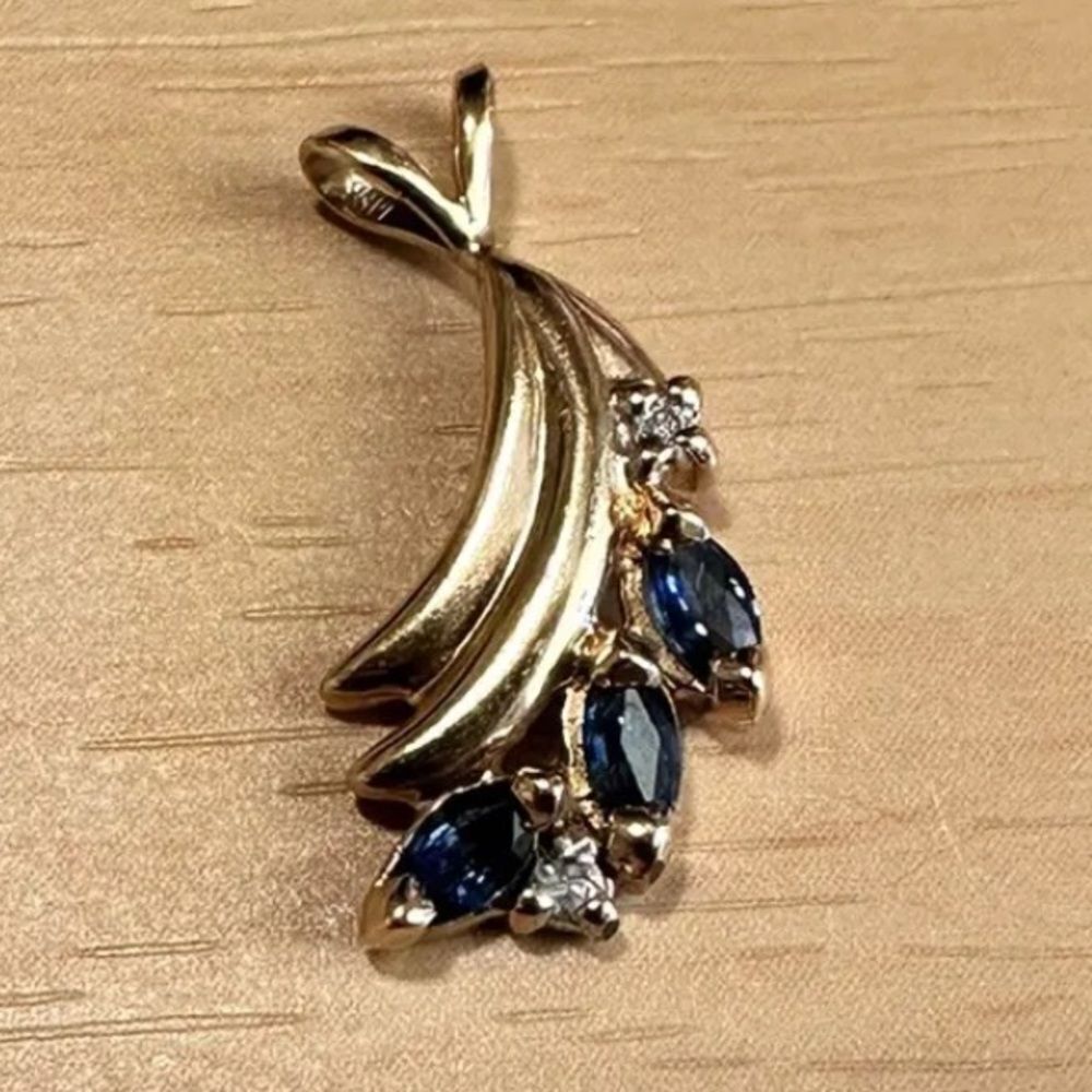 14K Gold Pendant With Diamonds